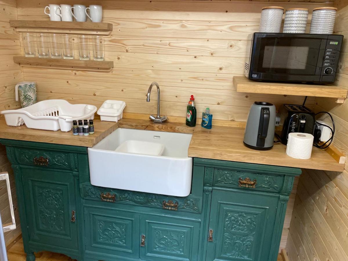O Dan Y Coed Luxury Yurt With Hot Tub Chwilog Exterior foto